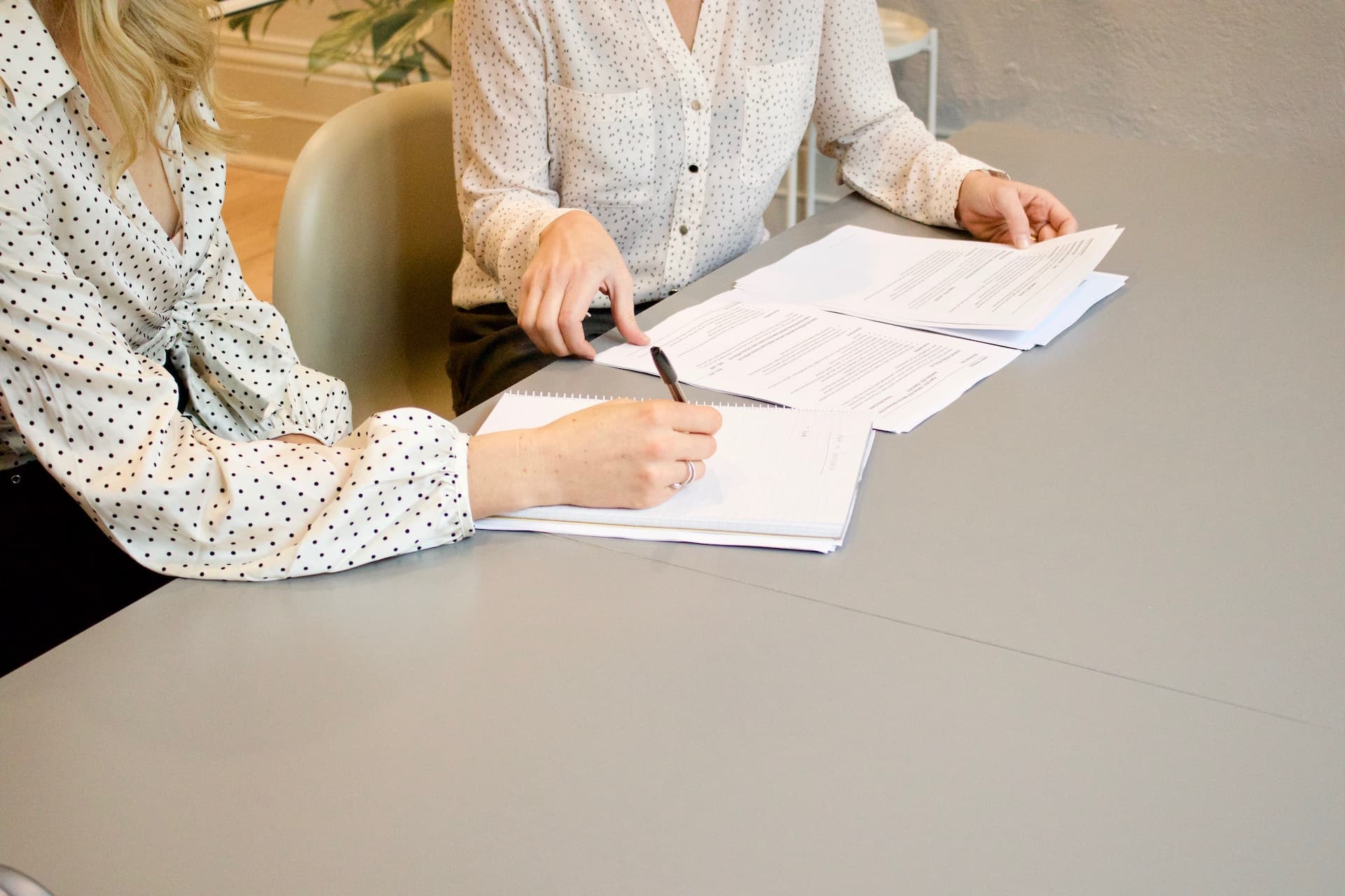 an image of company director woth the support of an in accountancy accountant applying for employment allowance